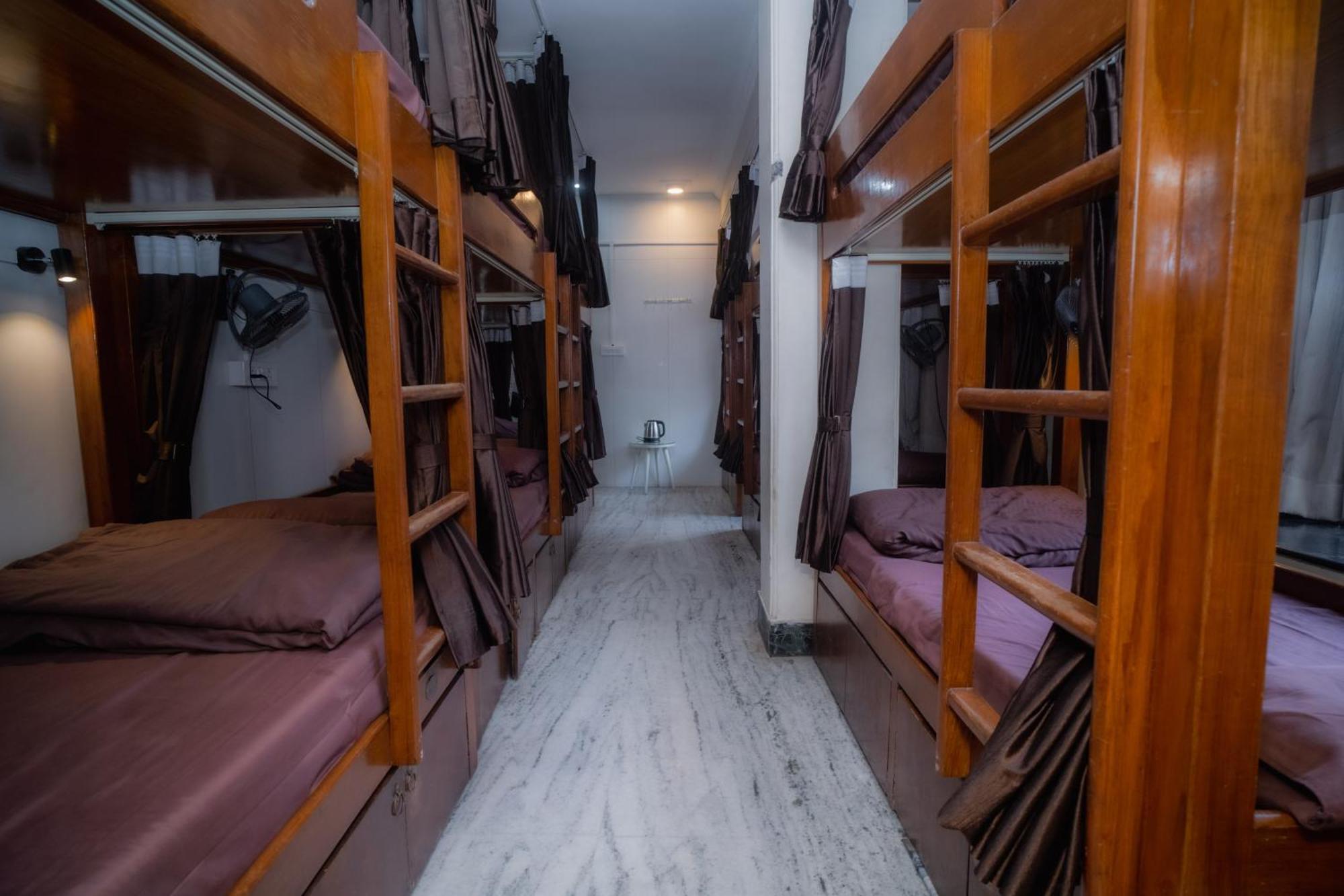 Pearl Courtyard Dormitory Varanasi Exterior foto